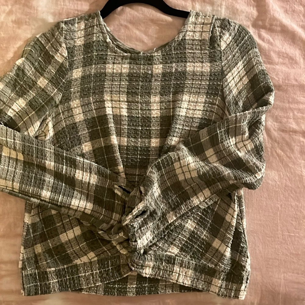 Green and white long sleeve top